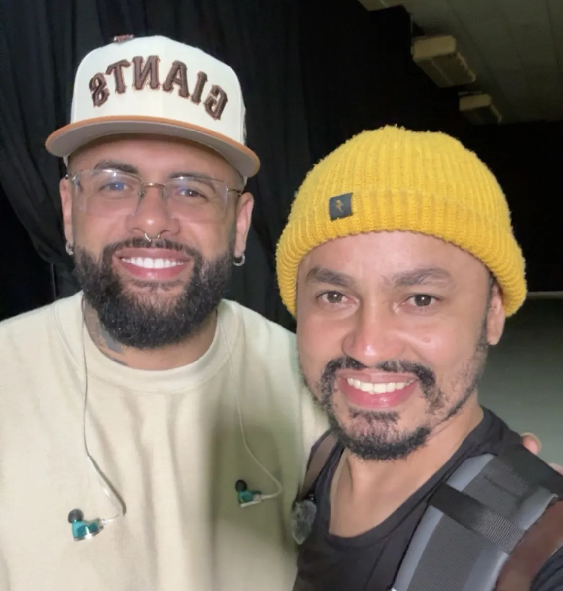 Júnior com o cantor BG